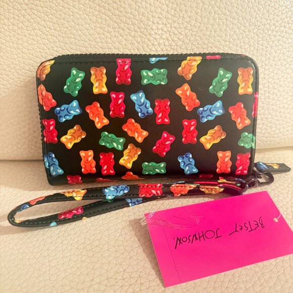 NWT Betsey Johnson xokara Black Zip Around Wallet Wristlet Colorful Gummy Bears - Picture 2 of 5